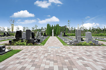 広々とした参道